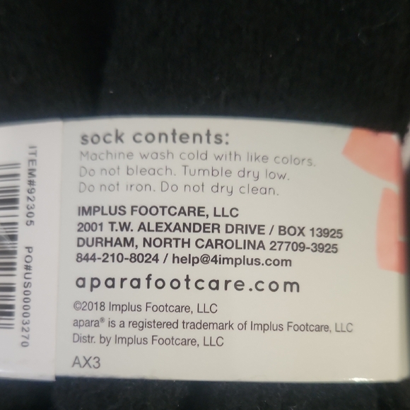 NWT 2 PAIR Black and White House Socks - Picture 3 of 5